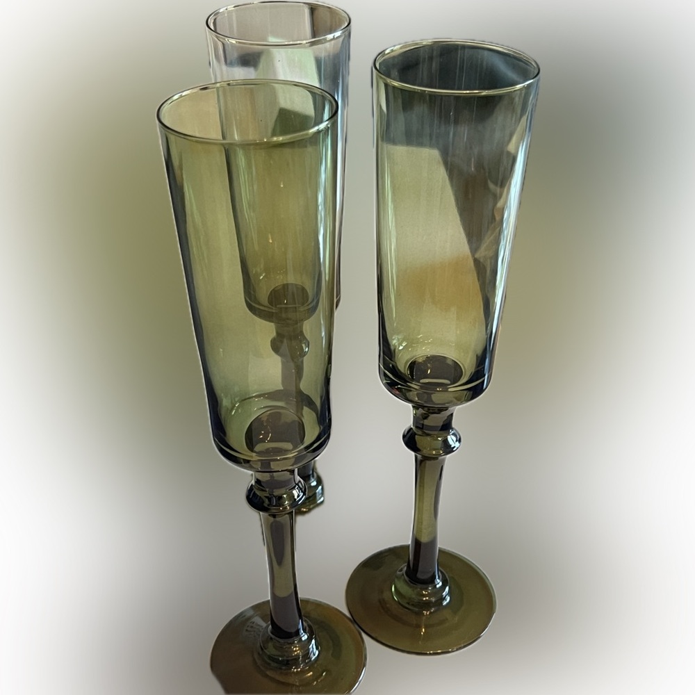 Karma Fairfax Champagne Flute Glass in Olive set of 3 / 8 ounces each - NWT